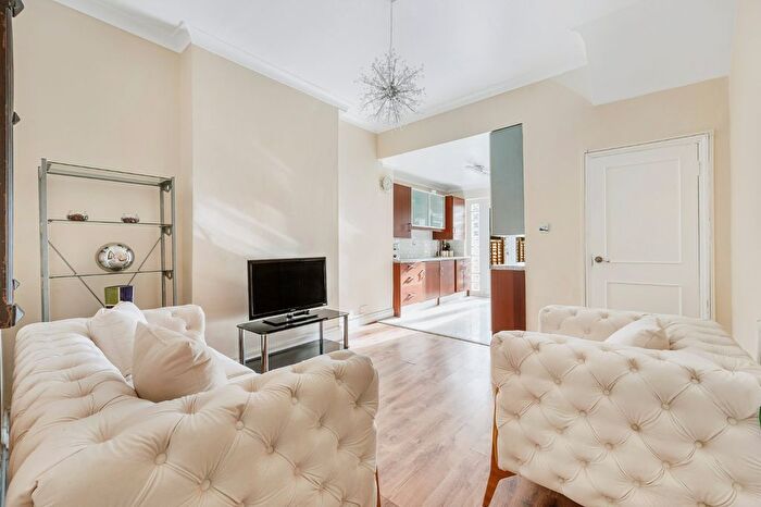 1 Bedroom Flat To Rent In The Vale, Askew Village, W3