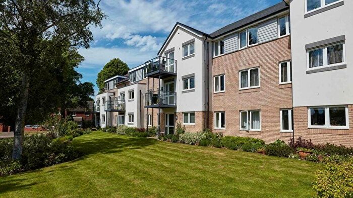 2 Bedroom Retirement Property For Sale In Bed Apartment, Dovehouse Lodge, Hitchin, SG5