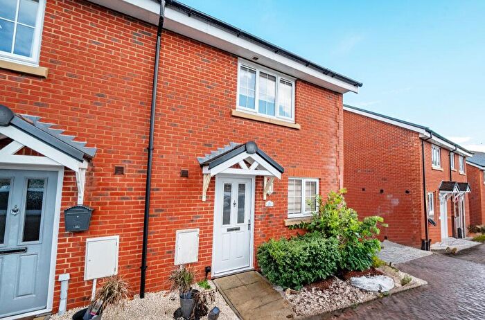 3 Bedroom Semi-Detached House For Sale In Shearling Close, Andover, Picket Piece, SP11