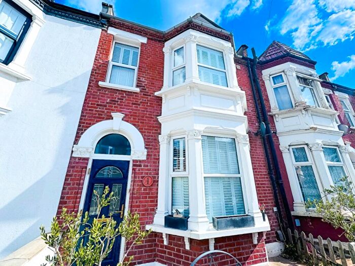 3 Bedroom Terraced House To Rent In Macoma Road, Plumstead, London, SE18