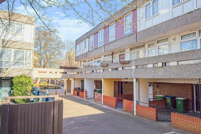 3 Bedroom Terraced House To Rent In Mangold Way, Erith, DA18