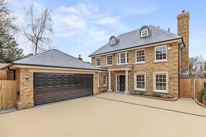 5 Bedroom Detached House For Sale In South Park Drive, Gerrards Cross, SL9