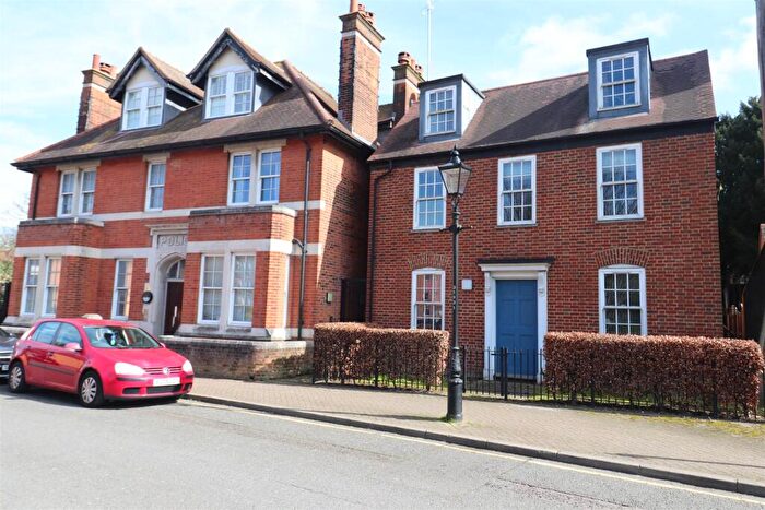 1 Bedroom Apartment For Sale In Mountfield Way, St. Mary Cray, Orpington, BR5