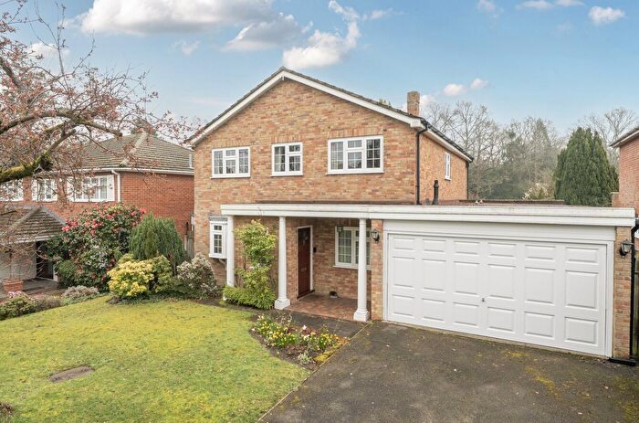 4 Bedroom Detached House For Sale In Oakfield Lane, Keston, Kent, BR2