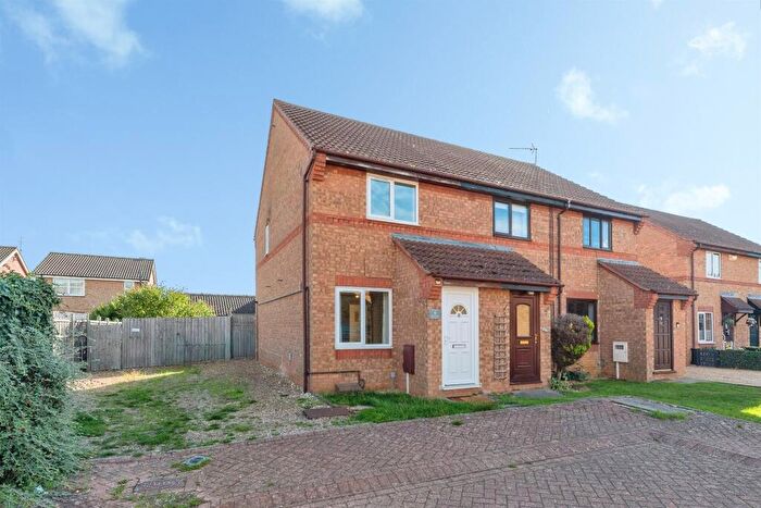 2 Bedroom End Of Terrace House For Sale In Truro Close, Sleaford, NG34