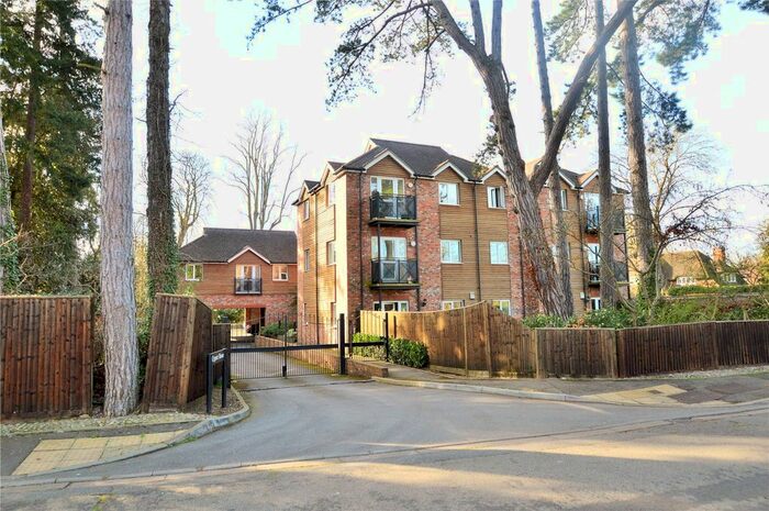 2 Bedroom Flat To Rent In Cygnet House, Boulters Court, Maidenhead, Berkshire, SL6