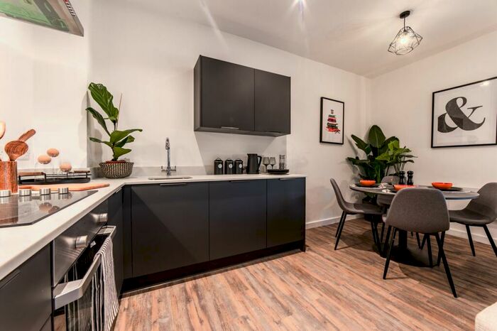 2 Bedroom Apartment To Rent In Young Street, Sheffield, S1