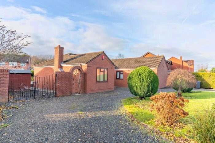 3 Bedroom Detached Bungalow To Rent In Glade Way, Telford TF5