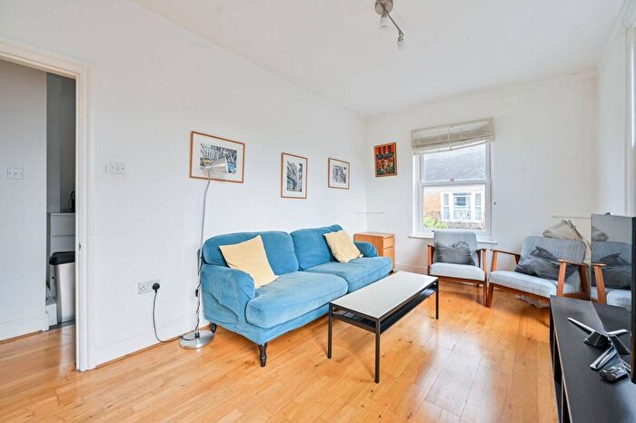 2 Bedroom Flat To Rent In Freemantle Street, Elephant And Castle, London, SE17
