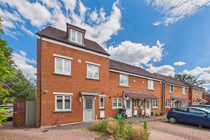 3 Bedroom House For Sale In Barley Gardens, Winnersh, Wokingham, Berkshire, RG41
