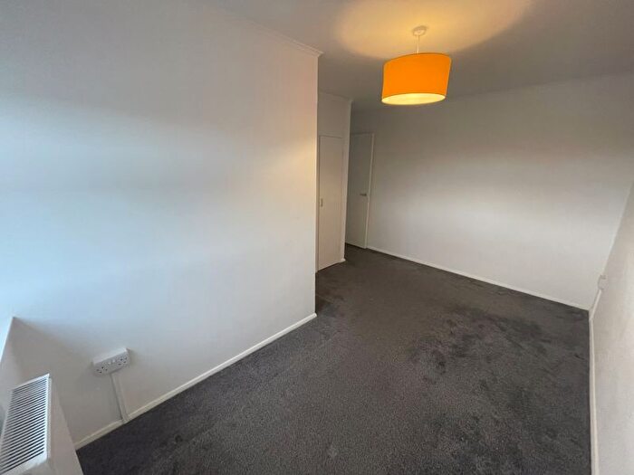3 Bedroom Flat To Rent In Turners Place, Holmer Green, High Wycombe, HP15