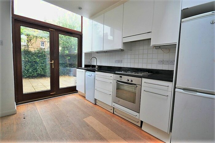 3 Bedroom Cottage To Rent In Lothrop Street, London, W10