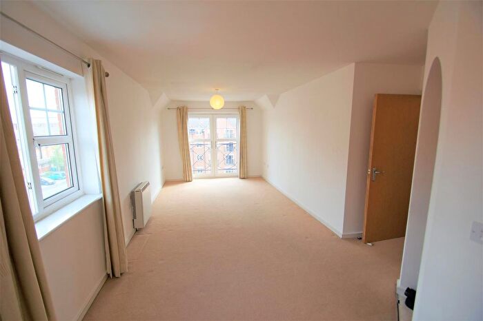 2 Bedroom Flat To Rent In The Quadrant, East Didsbury, M19