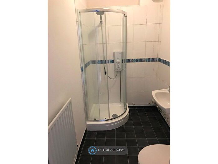 2 Bedroom Flat To Rent In Lister House, Margate, CT9
