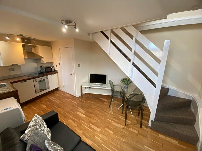1 Bedroom Apartment To Rent In The Chandlers, Leeds City Centre, LS2