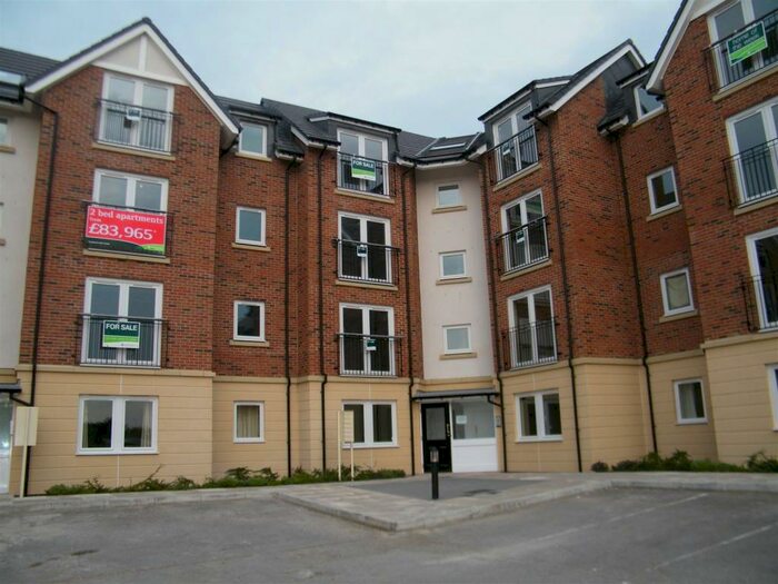 2 Bedroom Apartment To Rent In Shepherds Court, Gilesgate, DH1