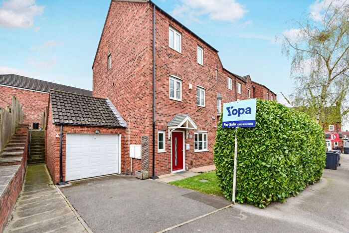 4 Bedroom Town House For Sale In Raynald Road, Sheffield, S2