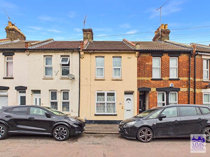 3 Bedroom Terraced House For Sale In Queen Street, Rochester, ME1