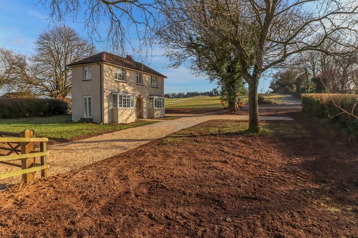 4 Bedroom Detached House For Sale In Penton Mewsey, Andover, Hampshire, SP11