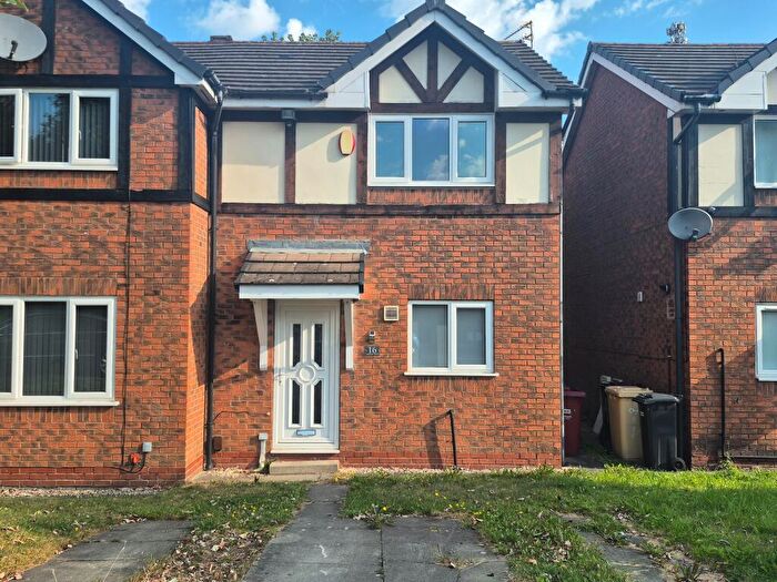 2 Bedroom Semi-Detached House To Rent In Meadow Walk, Bolton, BL4