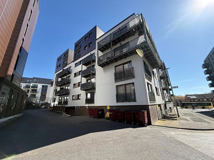 2 Bedroom Apartment For Sale In Advent /, Isaac Way, Ancoats, M4