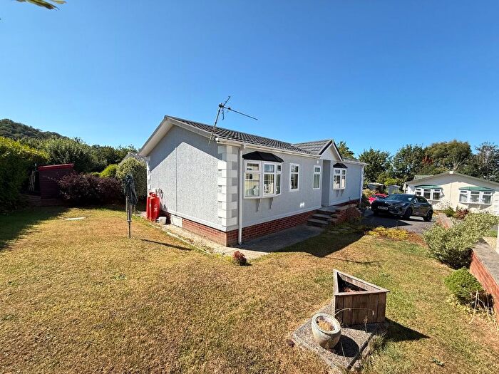 2 Bedroom Mobile/park Home For Sale In Cnwc Y Lili, New Quay, SA45