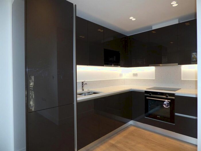 2 Bedroom Flat To Rent In Quartz House, Dickens Yard, New Broadway, W5