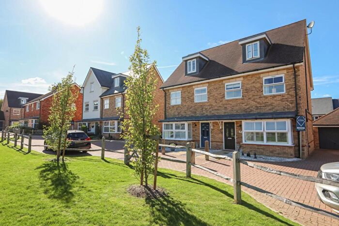 3 Bedroom Semi-detached House For Sale In Weston Avenue, Broadbridge Heath, RH12