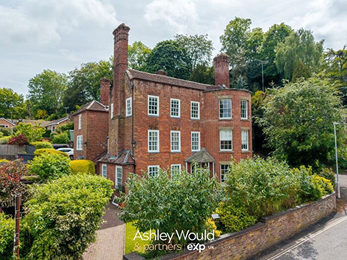 2 Bedroom Flat For Sale In Park Lane, Bewdley, DY12