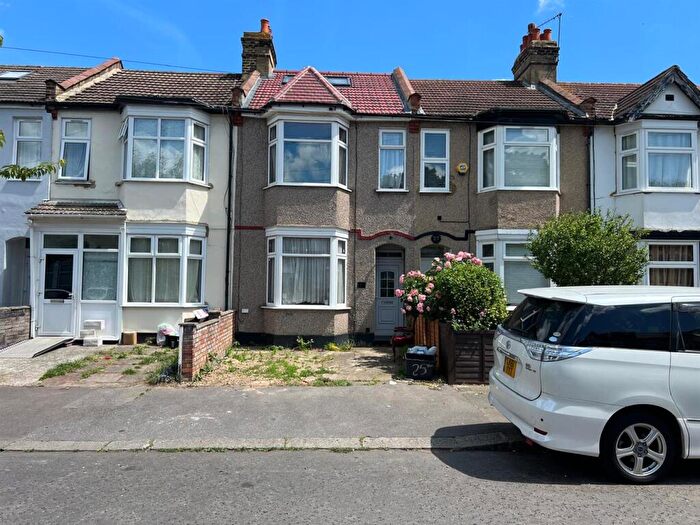 4 Bedroom Terraced House For Sale In Twyford Road, Ilford, IG1