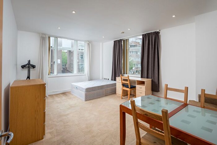 2 Bedroom Flat To Rent In Goswell Road, London, EC1V