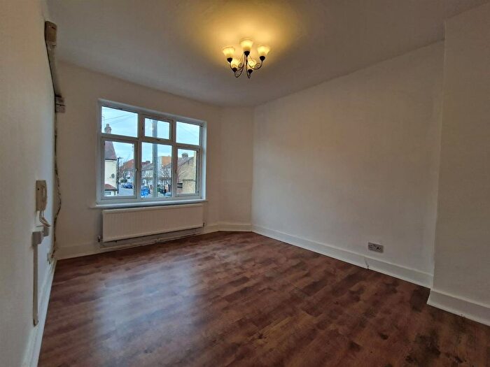 3 Bedroom Property To Rent In Elm Park Avenue, London, N15