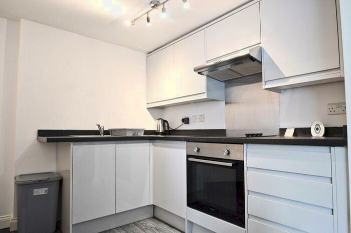 3 Bedroom Flat To Rent In Ditchling Road, Brighton, BN1