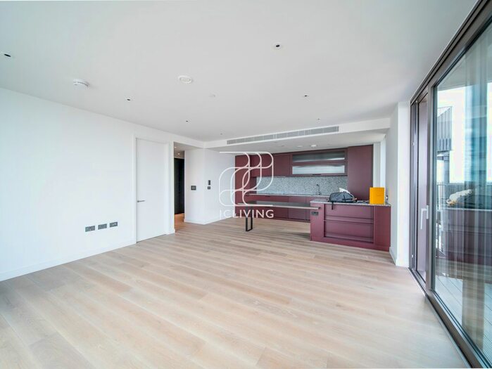 3 Bedroom Flat To Rent In Embassy Gardens, London, SW11
