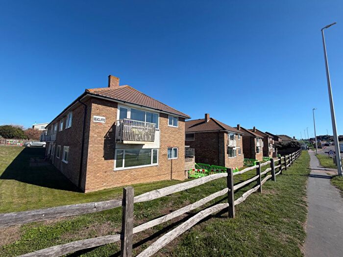 2 Bedroom Flat To Rent In Telscombe Cliffs, Peacehaven, BN10