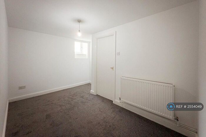 1 Bedroom Flat To Rent In Stamford Arcade, Ashton-Under-Lyne, OL6