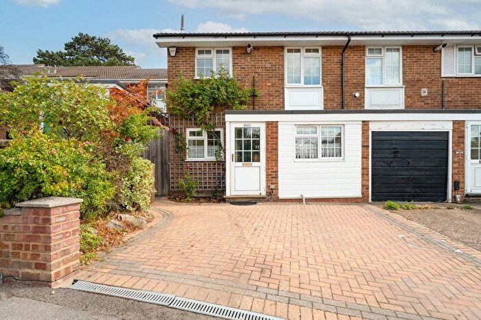 3 Bedroom Semi Detached House For Sale In Grennell Road, Sutton, SM1