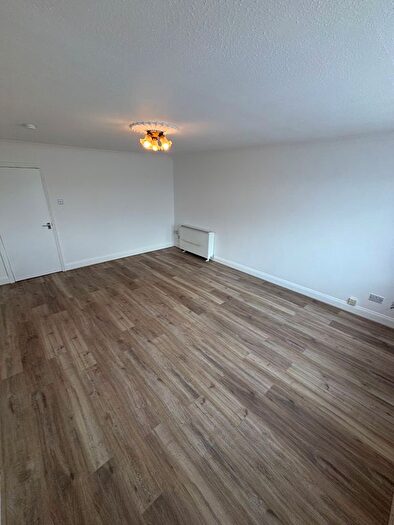 2 Bedroom Flat To Rent In Buchanan Drive, Luton, LU2