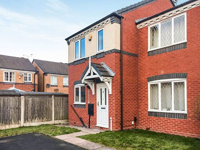 2 Bedroom Semi Detached House To Rent In The Square, Tipton, West Midlands, DY4