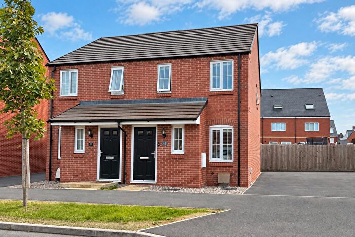 2 Bedroom Semi-Detached House For Sale In No Chain - Otter Street, Rothwell, Kettering, NN14