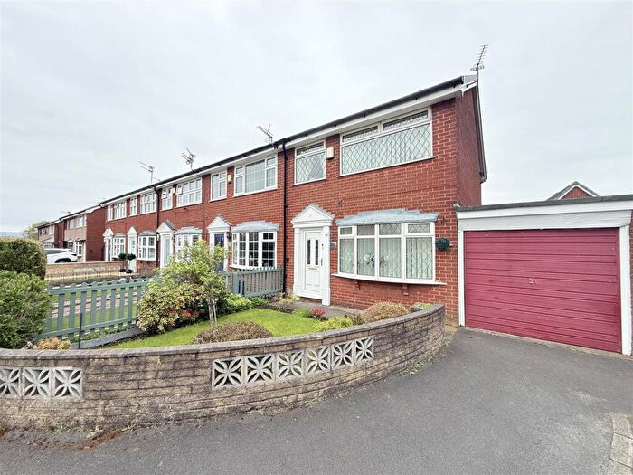 3 Bedroom End Of Terrace House For Sale In Redmond Close, Audenshaw, M34