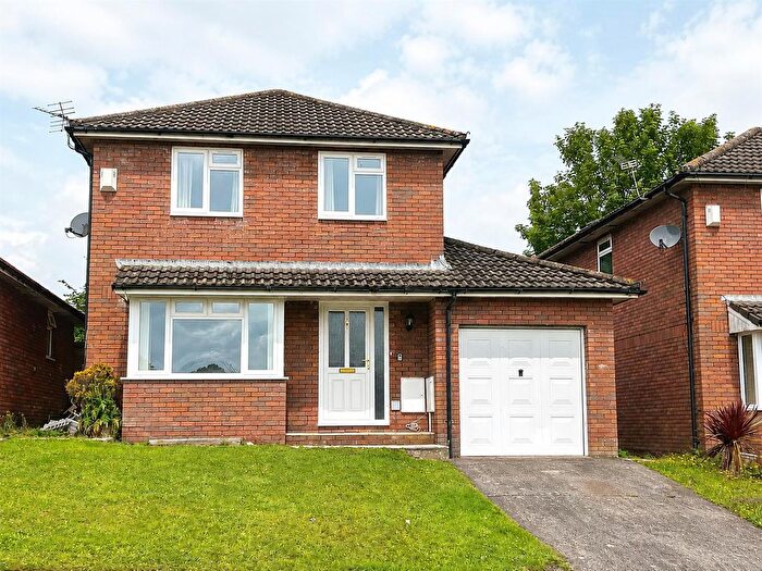 4 Bedroom Detached House For Sale In Clos Penglyn, Pencoed, Bridgend, CF35