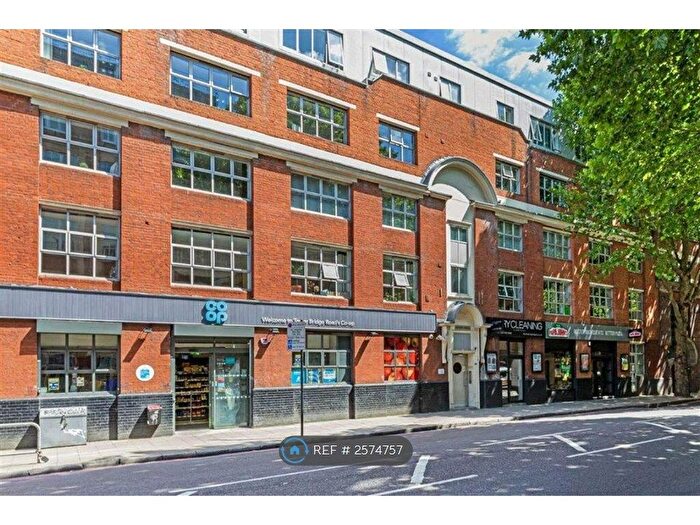 3 Bedroom Flat To Rent In Tower Bridge Road, London, SE1
