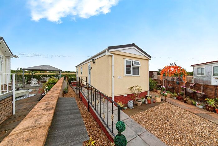 1 Bedroom Lodge For Sale In Braemar Residential Park, Kirkby Green, Lincoln, LN4