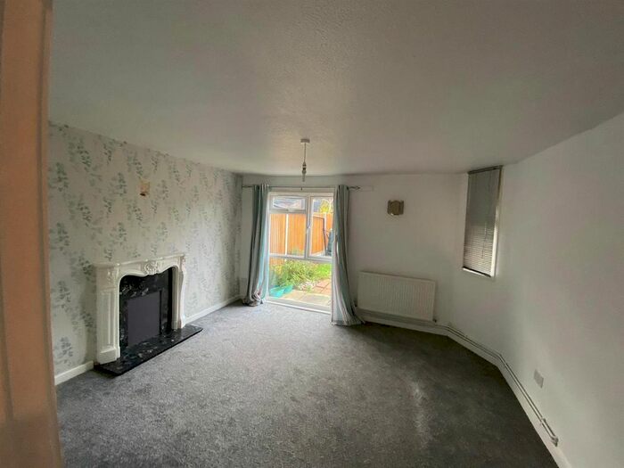 4 Bedroom Property To Rent In Beambridge Court, Basildon, SS13