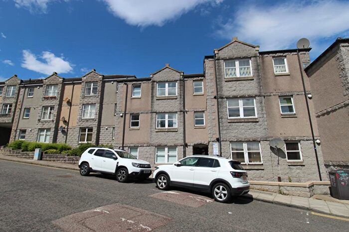 2 Bedroom Flat To Rent In Hardgate, Aberdeen, AB11