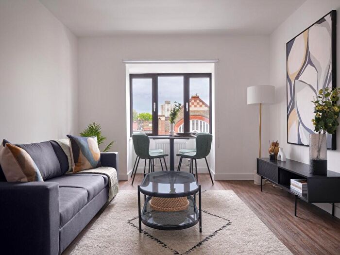 3 Bedroom Flat To Rent In Kendon House, Stratford, E15