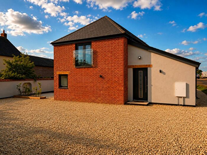 4 Bedroom Detached House For Sale In Larkbeare Lodge, Exeter, EX5