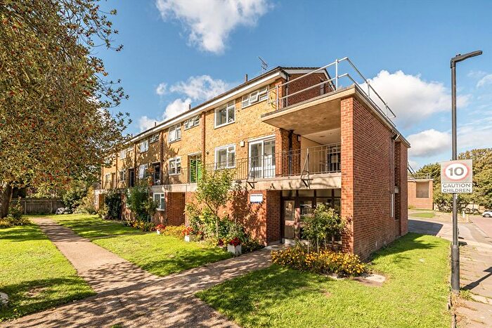 4 Bedroom Flat To Rent In Clarence Avenue, Clapham South, SW4