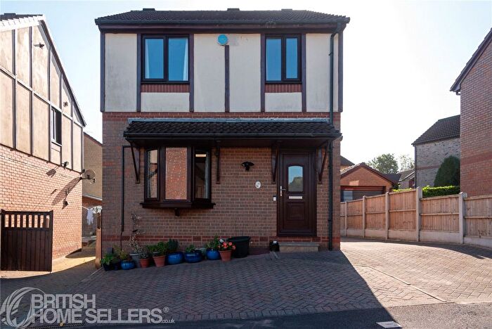 3 Bedroom Detached House For Sale In Lea Road, Batley, West Yorkshire, WF17